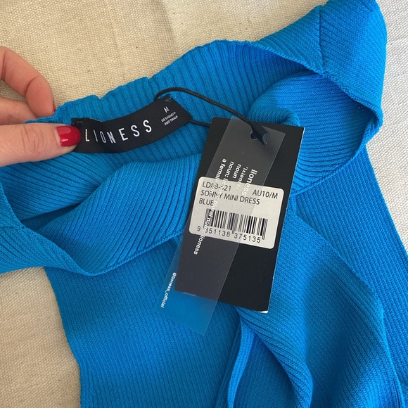 NWT Lioness tight cross front dress - Picture 2 of 2